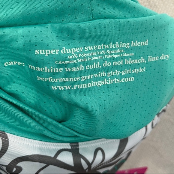 RunningSkirts Green Floral Athletic Skirt | Size 1 | Built-in Briefs & Pockets - Picture 7 of 8